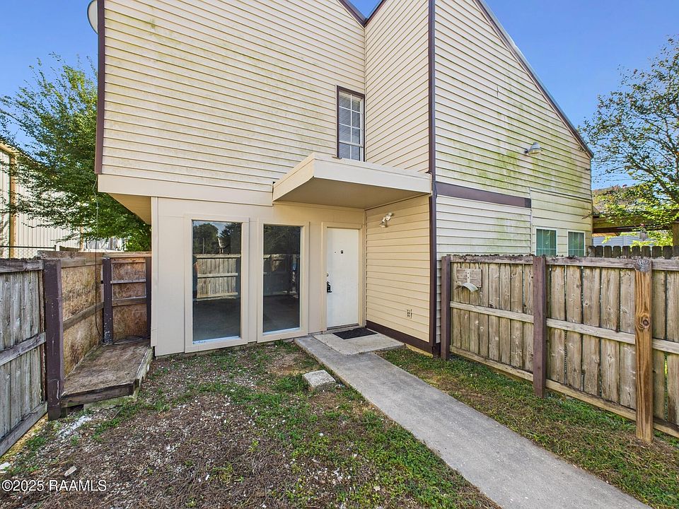 1st image of 201 Fox Run Ave #1