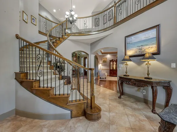 90 Player Oaks Pl, The Woodlands, TX 77382