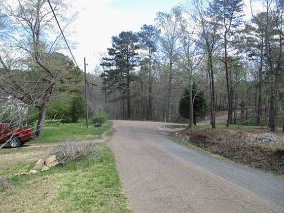 Exterior Neighborhood (street photo)