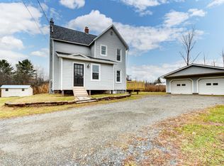 10 Hallenbeck St, Mayfield, NY 12117