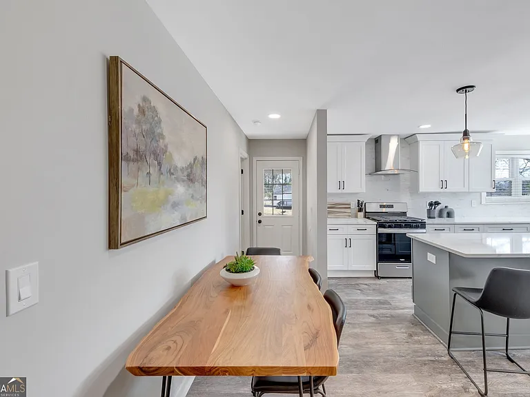 155 Parkview Dr SE — Photo 10