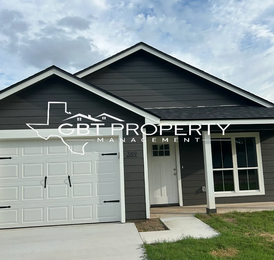 3 bed 2 bath House! — Photo 1