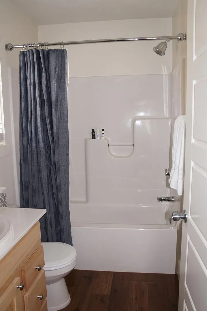 305 E Wylie St — Photo 2