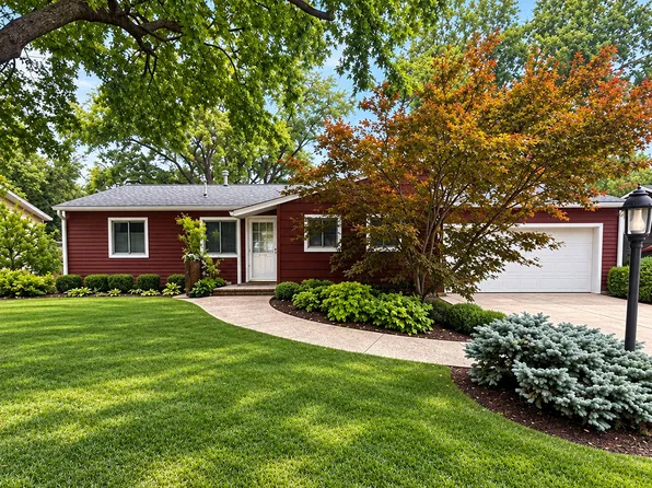 37 Park Ave, Park View, IA 52748