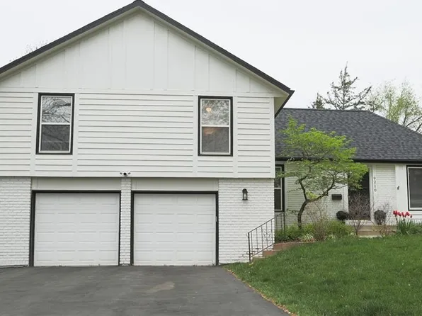 9210 England St, Overland Park, KS 66212
