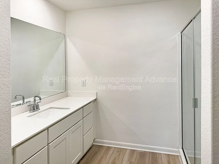 303 Stone Ct — Photo 11