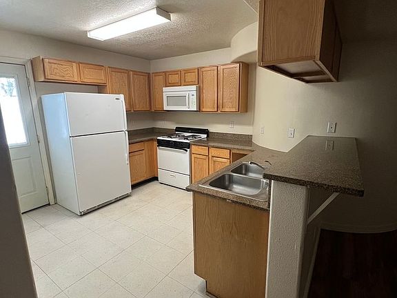 5th image of 5500 Copper Ave NE APT E36