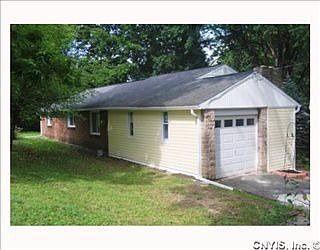 1st image of 208 Danbury Dr