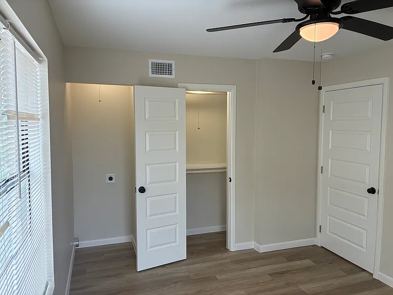 705 E Bustamante St #6 — Photo 10
