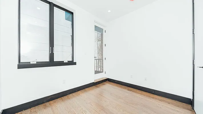 Rented by Nooklyn NYC LLC | media 7