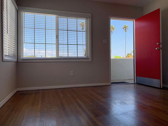 2nd image of 4967 Santa Cruz Ave