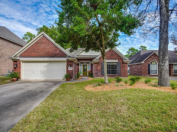 Both the front and the back of the home have been landscaped with some lovely plants, there is a sprinkler system and drip irrigation system to make life easy and maintenance friendly