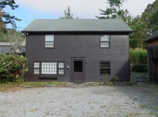 82 River Rd, Essex, CT 06426