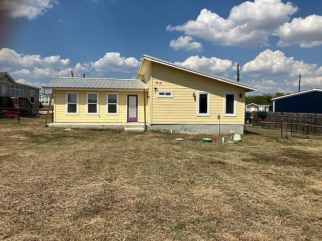 116 Harlequin Cv — Photo 3