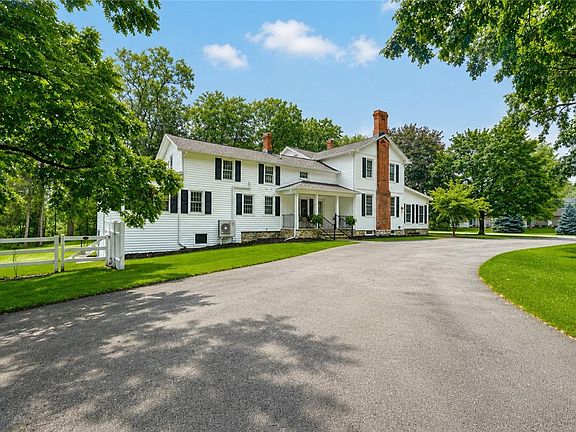4th image of 1118 Mertensia Rd