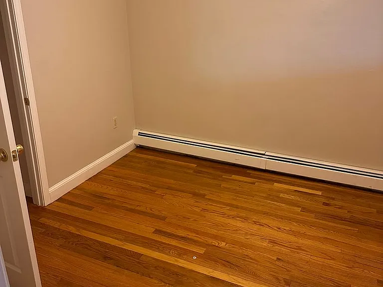 2 Chesterton St #2 — Photo 3