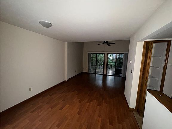 4th image of 809 SW 55th Ter