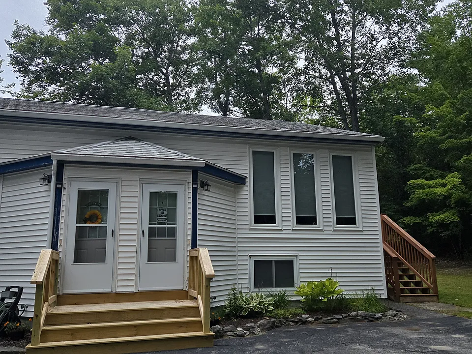 132 Maranacook Rd #B