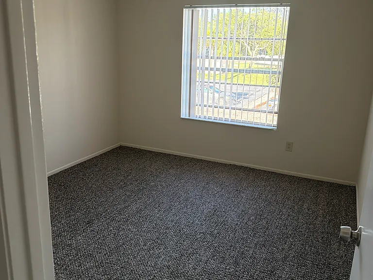 403 Banana Cay Dr #G — Photo 10