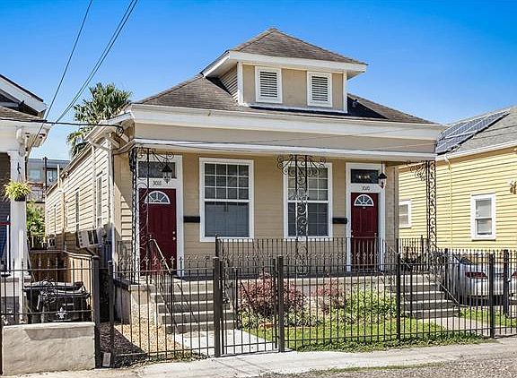 2nd image of 3018 Baudin St