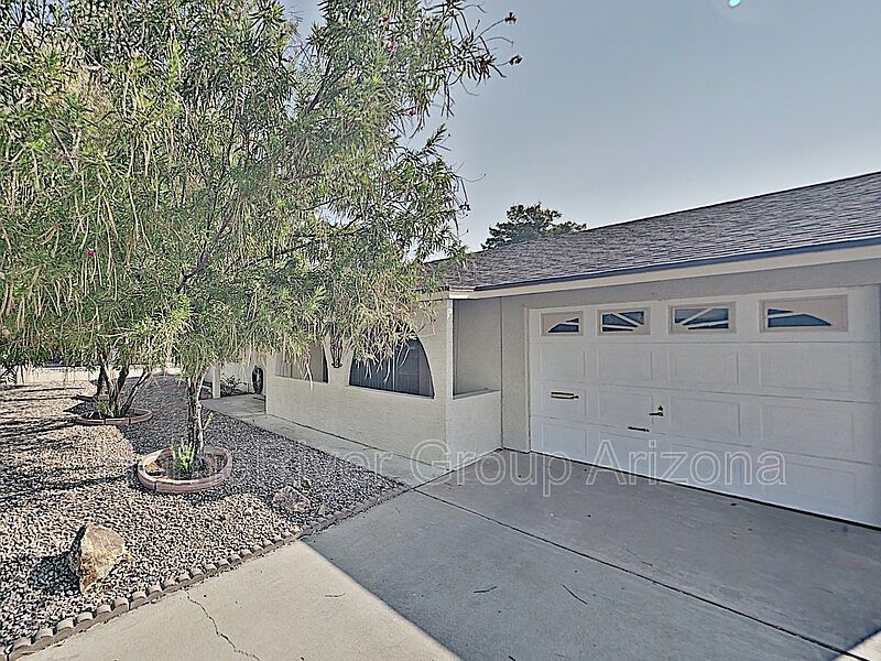 1st image of 12615 N 111th Ave