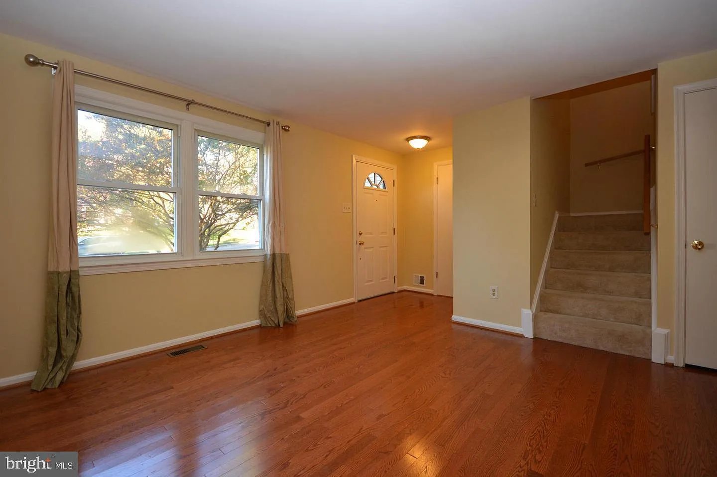 3 bed, 2.5 bath, 1306 sqft, $2,800 — Photo 3