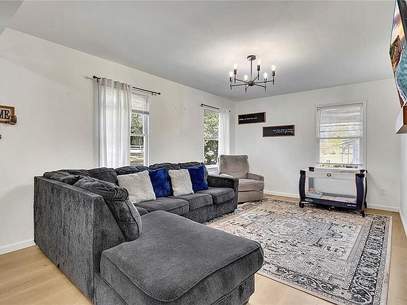 5th image of 2328 Carnes Rd