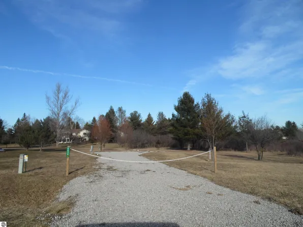 5434 Winchester Way, Gladwin, MI 48624