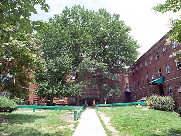 Canonbury Square Apartments