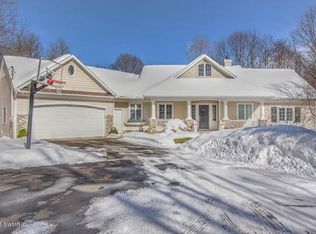 3285 Fillmore St, Jenison, MI 49428