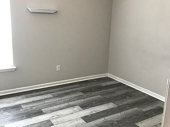 5th image of 131 N Starling Dr