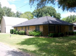 226 Fitzgerald St, East Bernard, TX 77435