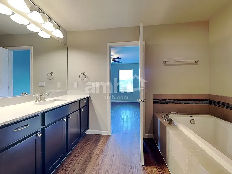 945 Riggs Dr E — Photo 13