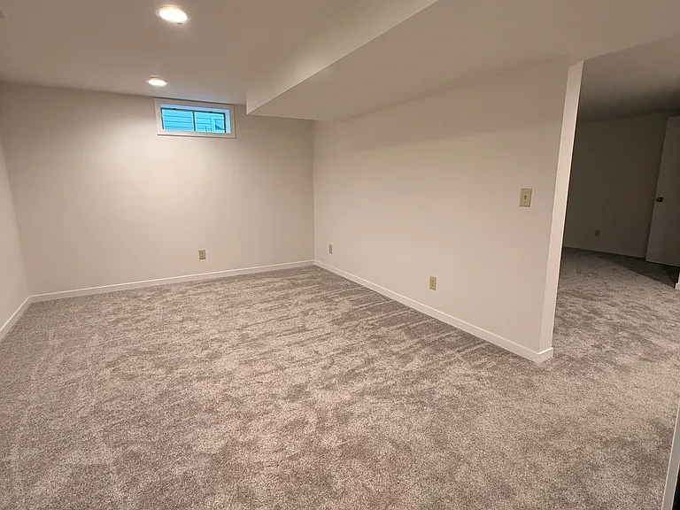 205 Hilltop Cir — Photo 21