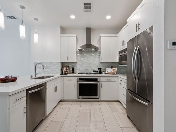 3rd image of 2807 Toro Dr