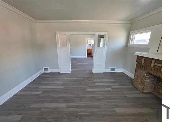 2 bed, $1,100 — Photo 2