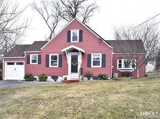 32 Barton Cir, North Haven, CT 06473