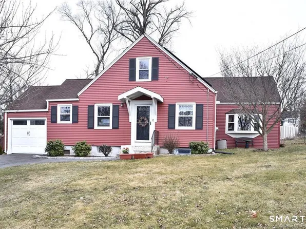 32 Barton Circle, North Haven, CT 06473