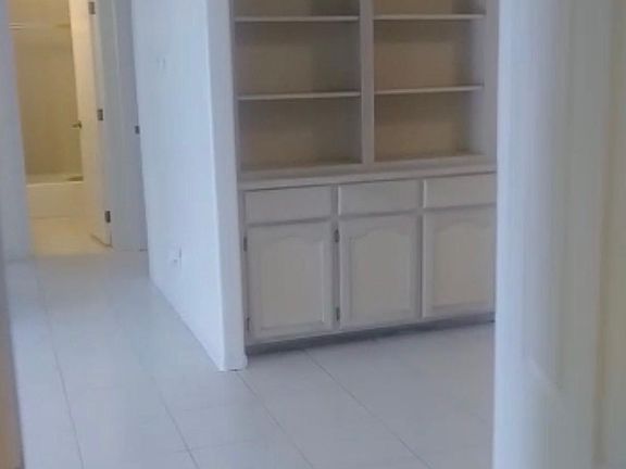 4th image of 713 Sandpiper Ave #2