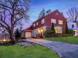 432 Hunt Ln, Manhasset, NY 11030