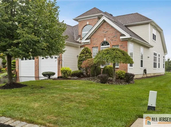 17 Nottingham Ct, Monroe Township, NJ 08831