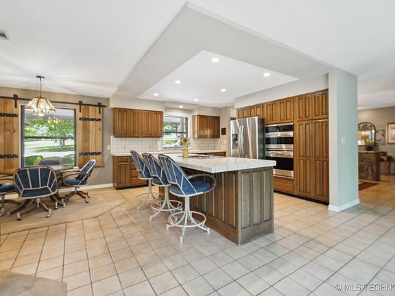 4th image of 17131 S Creekwood Trl