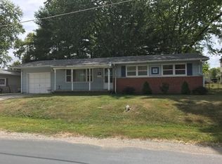 326 W Blackburn St, Paris, IL 61944