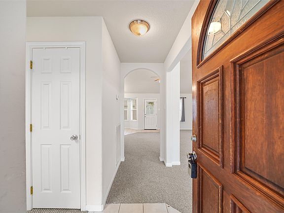 2nd image of 1140 Thomas Dr