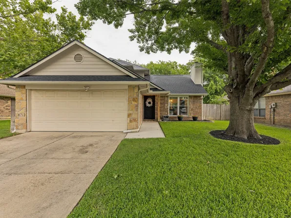 537 Blue Haze Dr, Fort Worth, TX 76108
