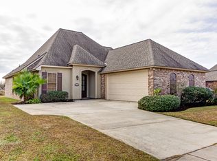 9387 Highland Oaks Ave, Zachary, LA 70791