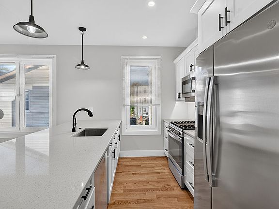 3rd image of 9 Tovar St #2
