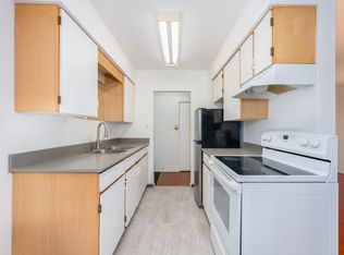 5750 Hastings St #204, Burnaby, BC