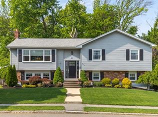 40 W Park Dr, Wakefield, MA 01880