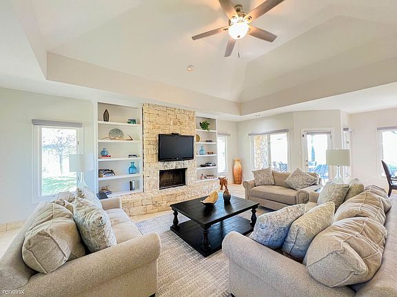4th image of 1707 Clubhouse Hill Dr #5